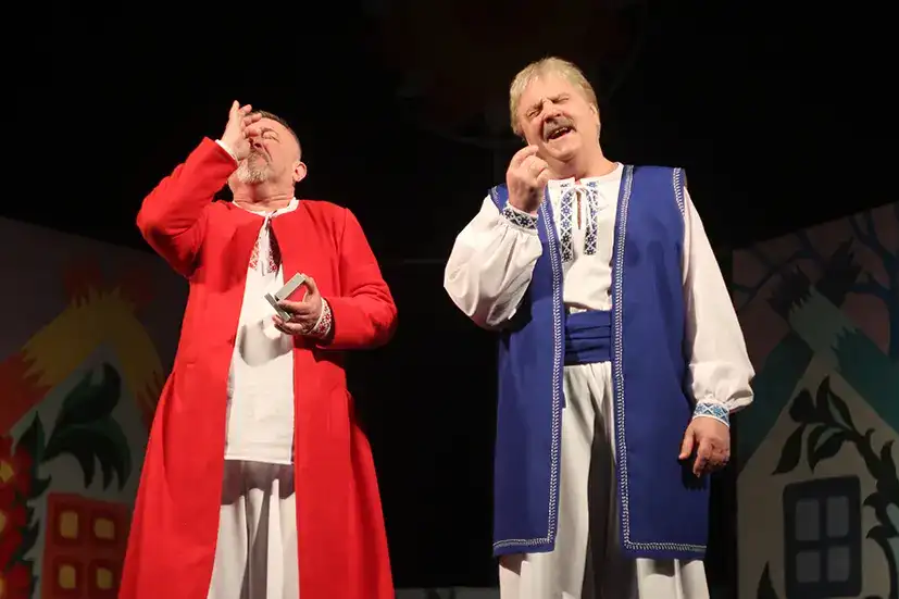У Хмельницькому на прем’єрі водевілю «Хто кого?!» переосмислили класику Кропивницького