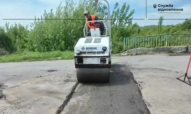 На кордоні двох областей оперативно усунули аварійну ситуацію на мосту