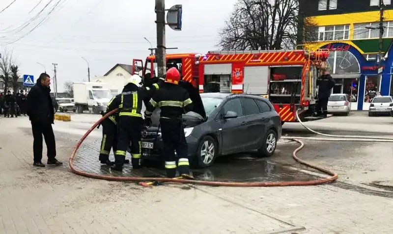 На Хмельниччині задимився пасажирський автобус — рятувальники не коментують