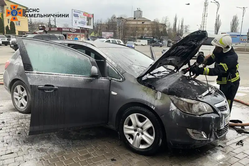 На Хмельниччині задимився пасажирський автобус — рятувальники не коментують