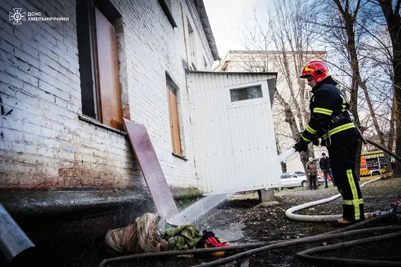 У Хмельницькому горіла квартира: пожежу вдалося швидко загасити