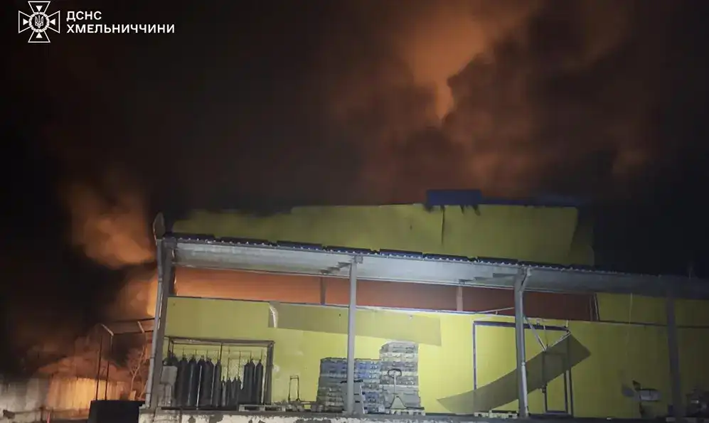 Російська атака “шахедами” на Хмельниччину: пошкоджено житлові будинки та об’єкти інфраструктури