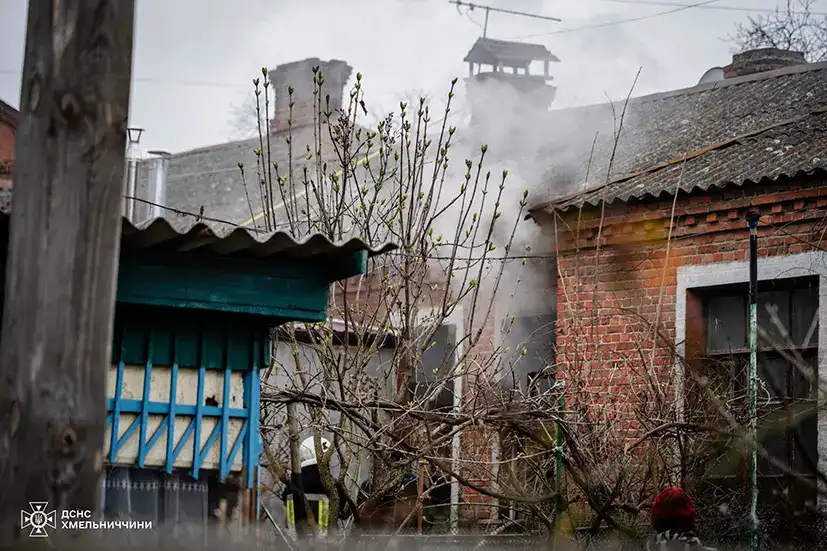 Дві трагедії за добу: на Хмельниччині внаслідок пожеж загинули люди