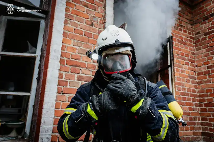 Дві трагедії за добу: на Хмельниччині внаслідок пожеж загинули люди