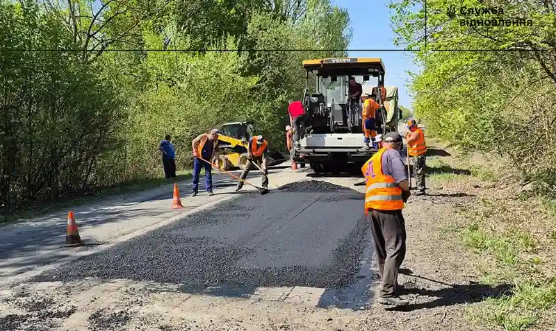 На дев’яти ключових автошляхах Хмельниччини тривають ремонтні роботи