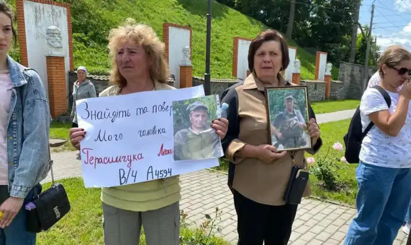 У Полонному пройшла хода на підтримку полонених і зниклих безвісти українців