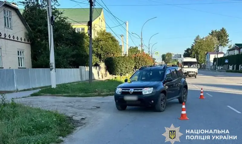 У Кам’янці-Подільському зіткнулися авто і мотоцикл: постраждав 18-річний водій