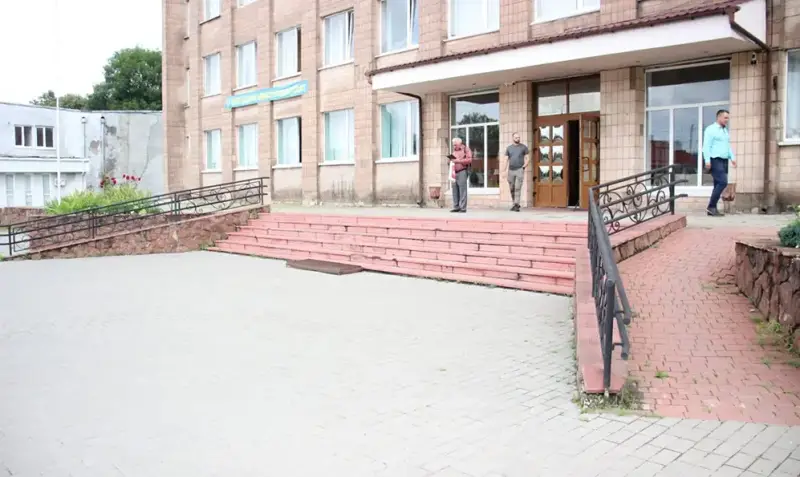 На Хмельниччині оцінили безбар’єрність ключових об’єктів громади